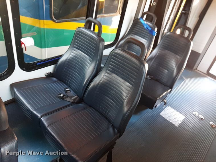 image for item DK7428 2016 Eldorado Aerotech Ford 220 shuttle bus