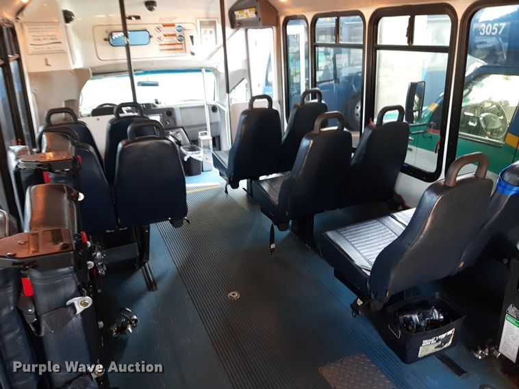 image for item DK7428 2016 Eldorado Aerotech Ford 220 shuttle bus