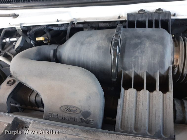 image for item DK7428 2016 Eldorado Aerotech Ford 220 shuttle bus