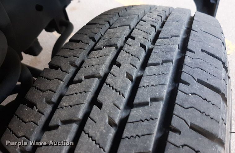 image for item DK7428 2016 Eldorado Aerotech Ford 220 shuttle bus