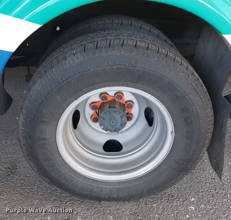 image for item DK7428 2016 Eldorado Aerotech Ford 220 shuttle bus