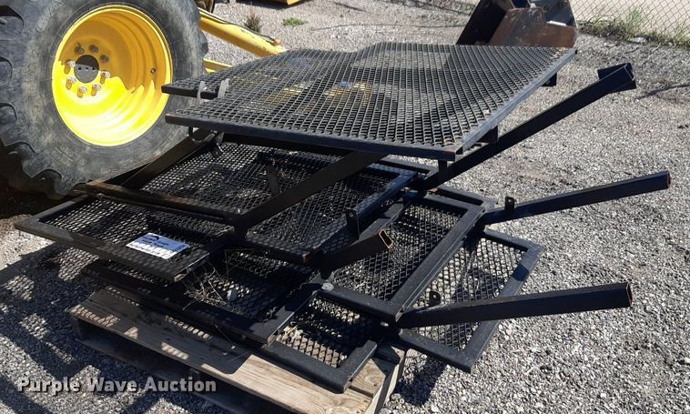 image for item DQ7016 (4) metal platforms