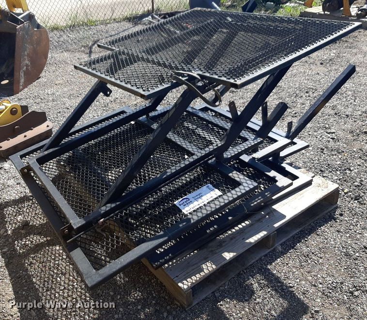 image for item DQ7016 (4) metal platforms