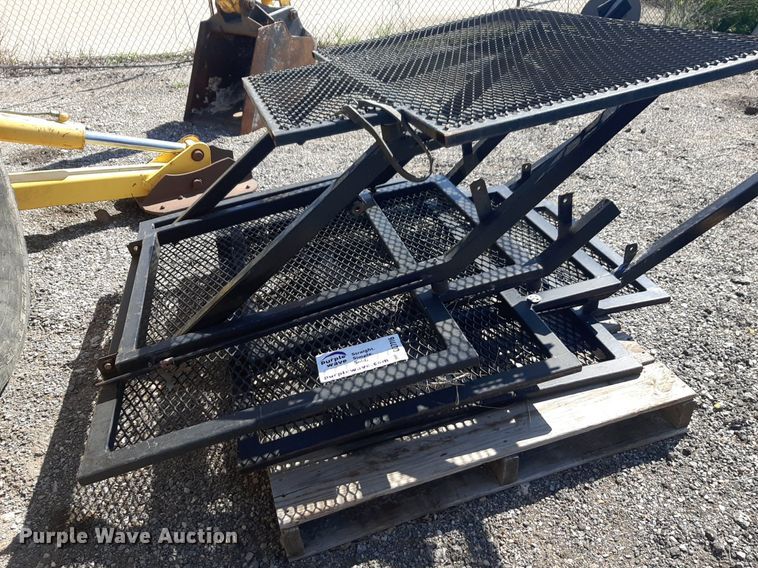 image for item DQ7016 (4) metal platforms