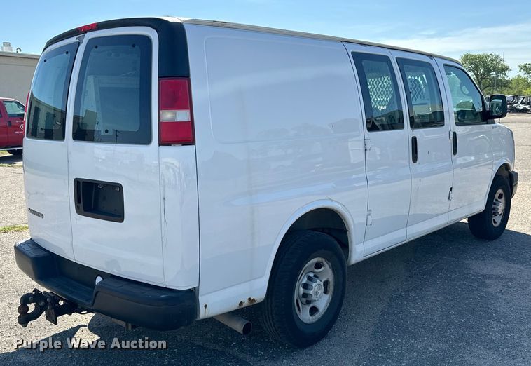 image for item NH9199 2007 Chevrolet  Express 2500 van