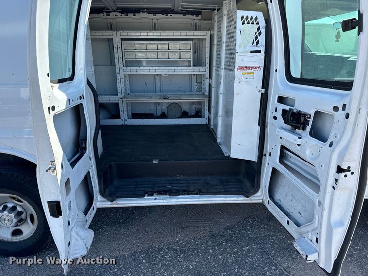 image for item NH9199 2007 Chevrolet  Express 2500 van