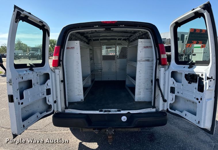 image for item NH9199 2007 Chevrolet  Express 2500 van