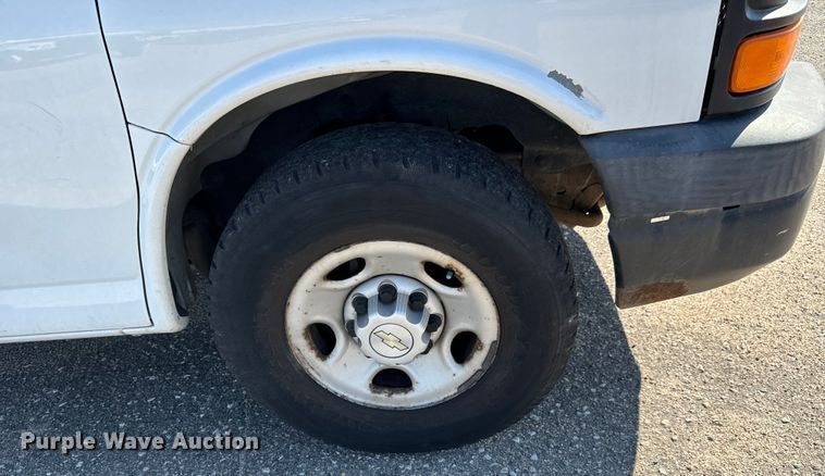 image for item NH9199 2007 Chevrolet  Express 2500 van