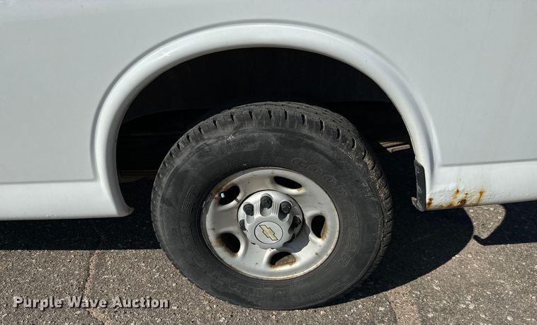 image for item NH9199 2007 Chevrolet  Express 2500 van