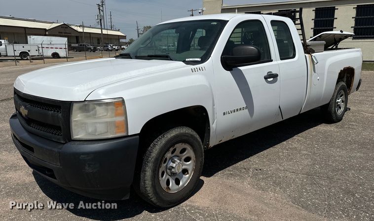 image for item NH9201 2011 Chevrolet  Silverado 1500 Ext. Cab pickup truck