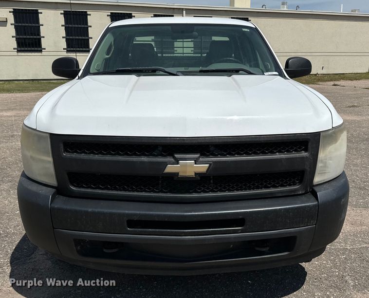 image for item NH9201 2011 Chevrolet  Silverado 1500 Ext. Cab pickup truck