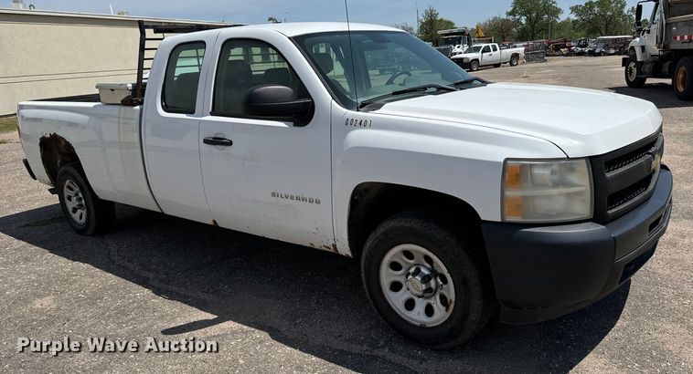 image for item NH9201 2011 Chevrolet  Silverado 1500 Ext. Cab pickup truck