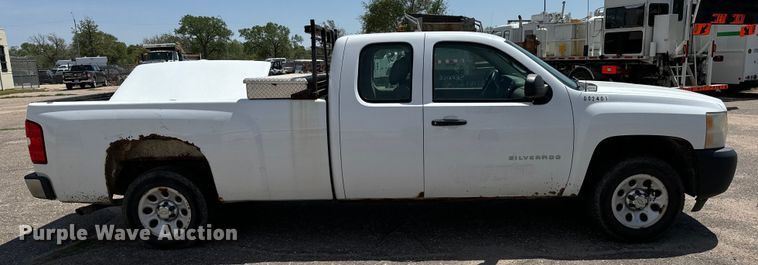 image for item NH9201 2011 Chevrolet  Silverado 1500 Ext. Cab pickup truck