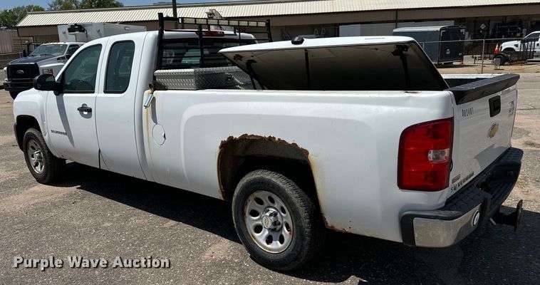 image for item NH9201 2011 Chevrolet  Silverado 1500 Ext. Cab pickup truck
