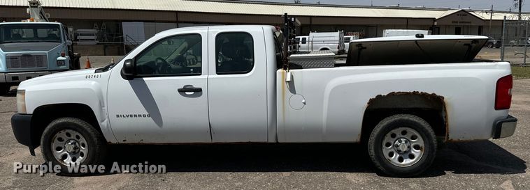image for item NH9201 2011 Chevrolet  Silverado 1500 Ext. Cab pickup truck