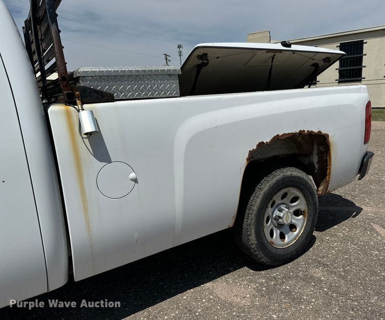 image for item NH9201 2011 Chevrolet  Silverado 1500 Ext. Cab pickup truck