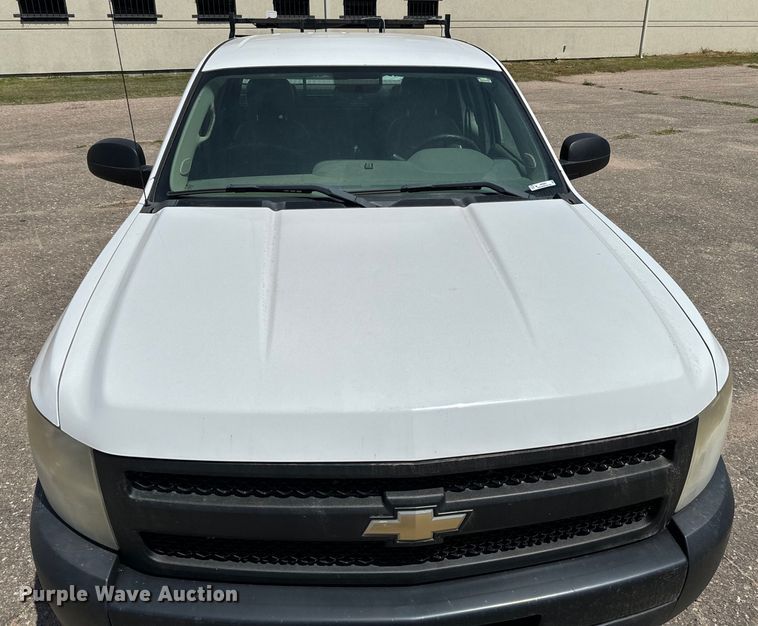 image for item NH9201 2011 Chevrolet  Silverado 1500 Ext. Cab pickup truck