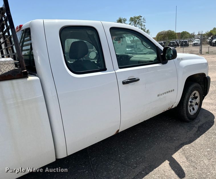 image for item NH9201 2011 Chevrolet  Silverado 1500 Ext. Cab pickup truck
