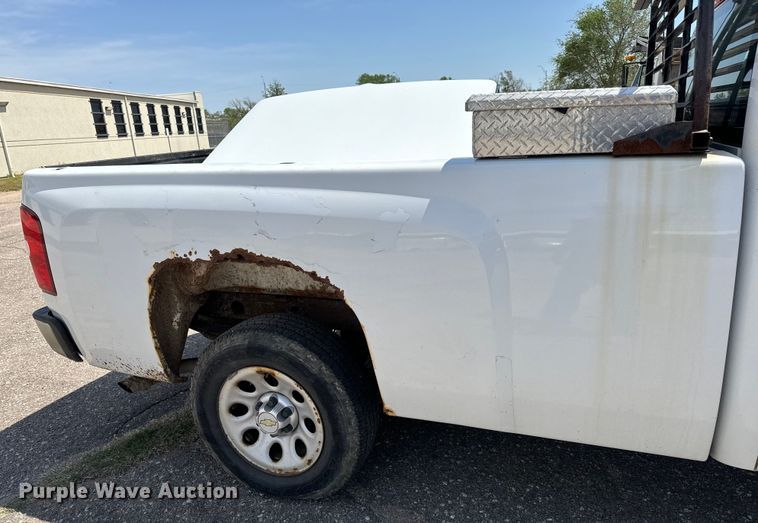 image for item NH9201 2011 Chevrolet  Silverado 1500 Ext. Cab pickup truck