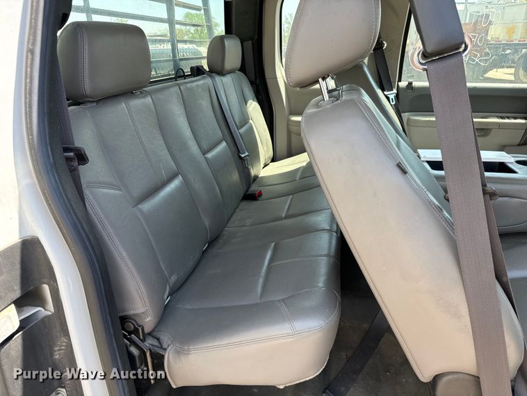 image for item NH9201 2011 Chevrolet  Silverado 1500 Ext. Cab pickup truck