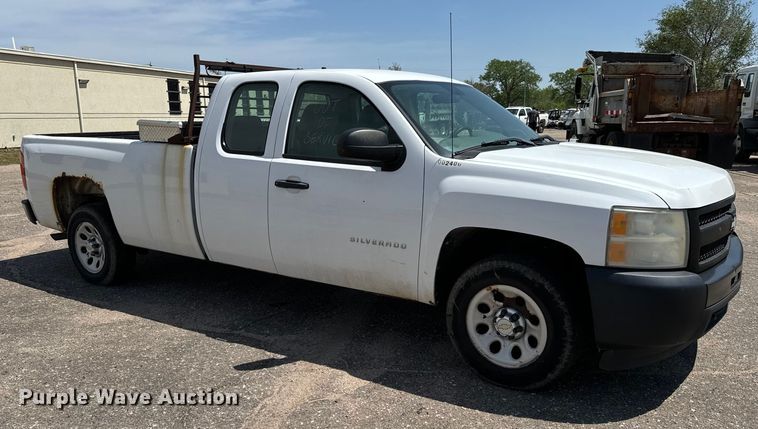 image for item NH9202 2011 Chevrolet  Silverado 1500 Ext. Cab pickup truck