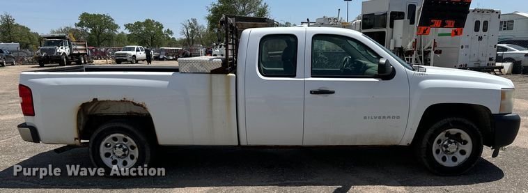 image for item NH9202 2011 Chevrolet  Silverado 1500 Ext. Cab pickup truck