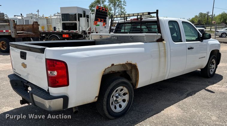 image for item NH9202 2011 Chevrolet  Silverado 1500 Ext. Cab pickup truck