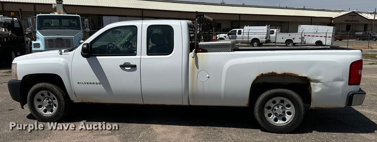 image for item NH9202 2011 Chevrolet  Silverado 1500 Ext. Cab pickup truck