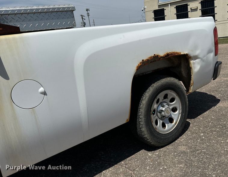 image for item NH9202 2011 Chevrolet  Silverado 1500 Ext. Cab pickup truck