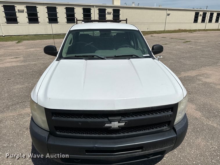 image for item NH9202 2011 Chevrolet  Silverado 1500 Ext. Cab pickup truck