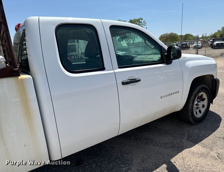 image for item NH9202 2011 Chevrolet  Silverado 1500 Ext. Cab pickup truck