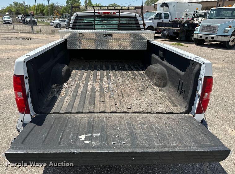 image for item NH9202 2011 Chevrolet  Silverado 1500 Ext. Cab pickup truck