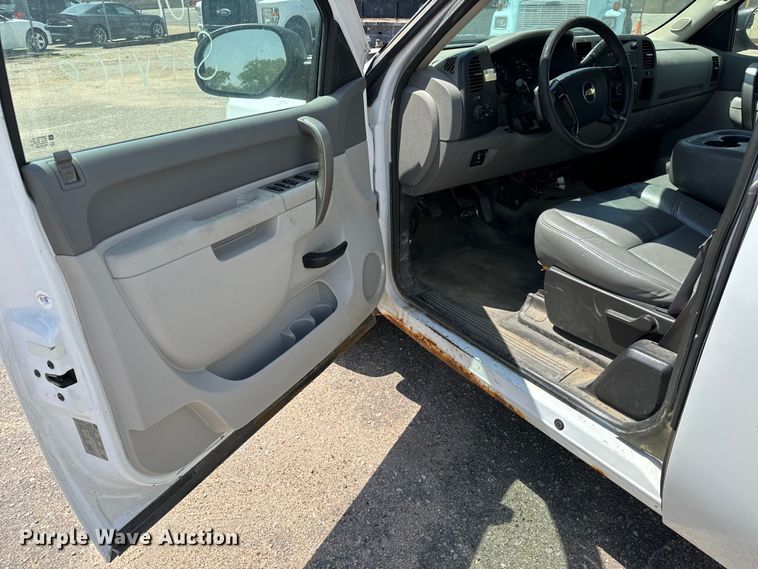 image for item NH9202 2011 Chevrolet  Silverado 1500 Ext. Cab pickup truck