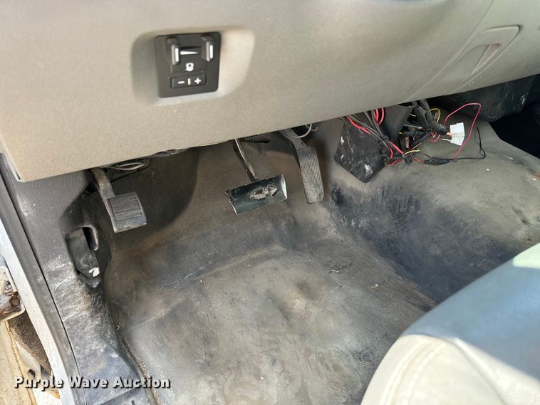 image for item NH9202 2011 Chevrolet  Silverado 1500 Ext. Cab pickup truck