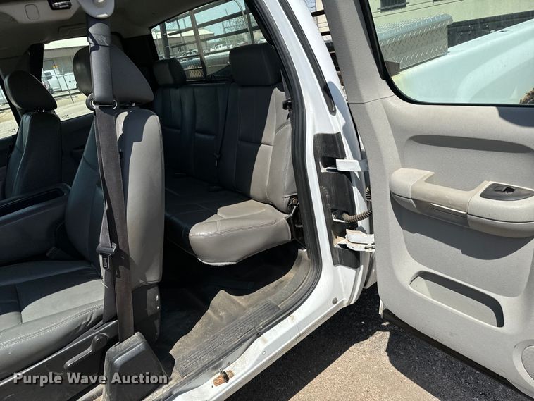 image for item NH9202 2011 Chevrolet  Silverado 1500 Ext. Cab pickup truck