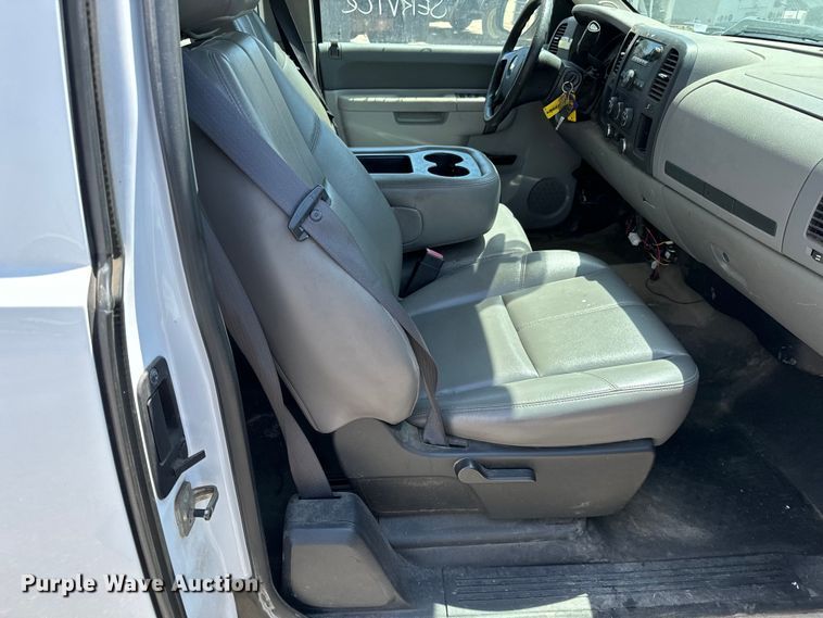 image for item NH9202 2011 Chevrolet  Silverado 1500 Ext. Cab pickup truck