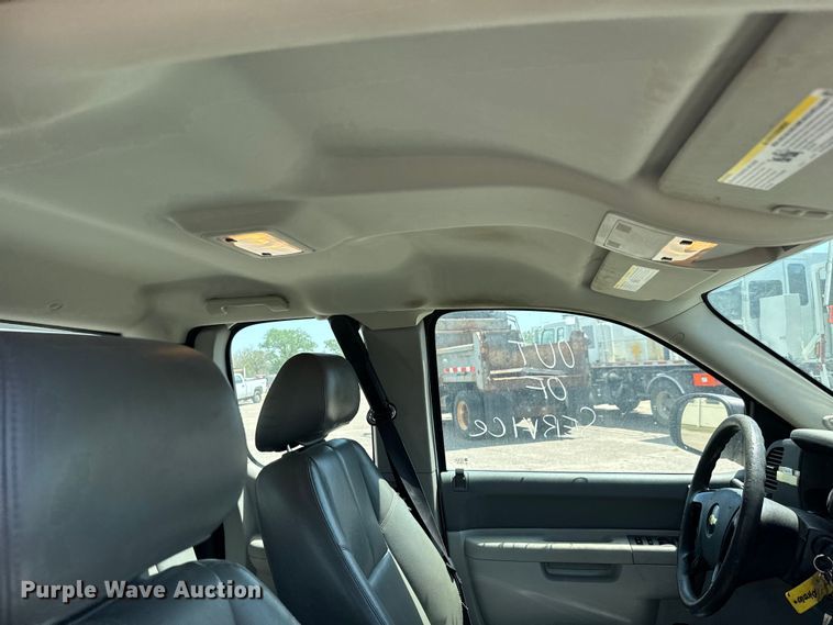 image for item NH9202 2011 Chevrolet  Silverado 1500 Ext. Cab pickup truck