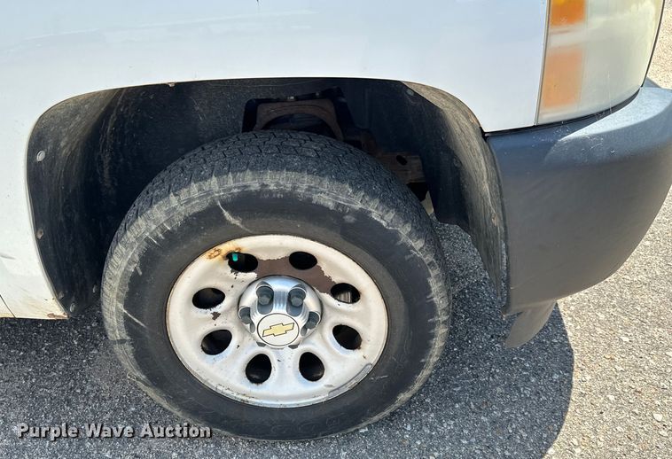 image for item NH9202 2011 Chevrolet  Silverado 1500 Ext. Cab pickup truck