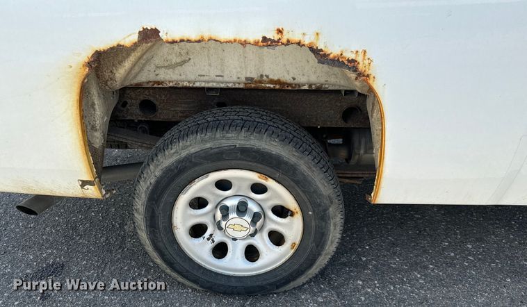 image for item NH9202 2011 Chevrolet  Silverado 1500 Ext. Cab pickup truck