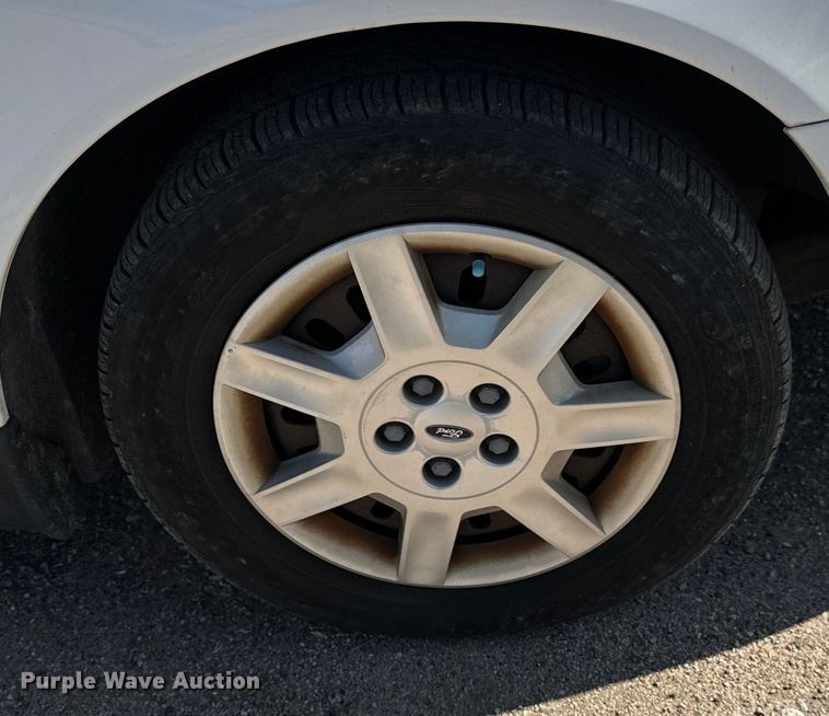 image for item NH9205 2006 Ford Taurus 