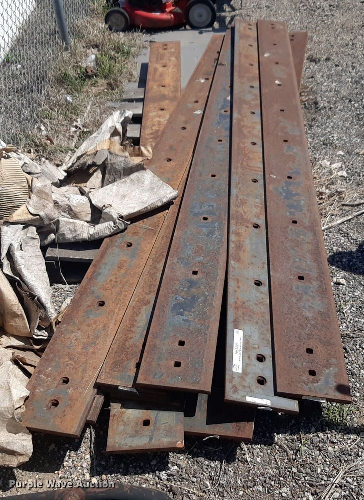 image for item NH9209 (10) 10' snow plow cutting edges