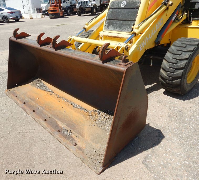image for item NH9211 2003 New Holland LB75B backhoe