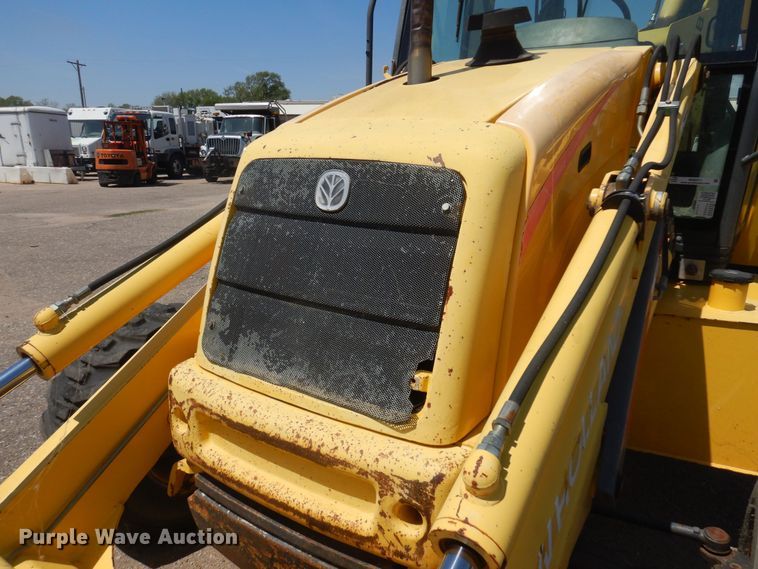 image for item NH9211 2003 New Holland LB75B backhoe