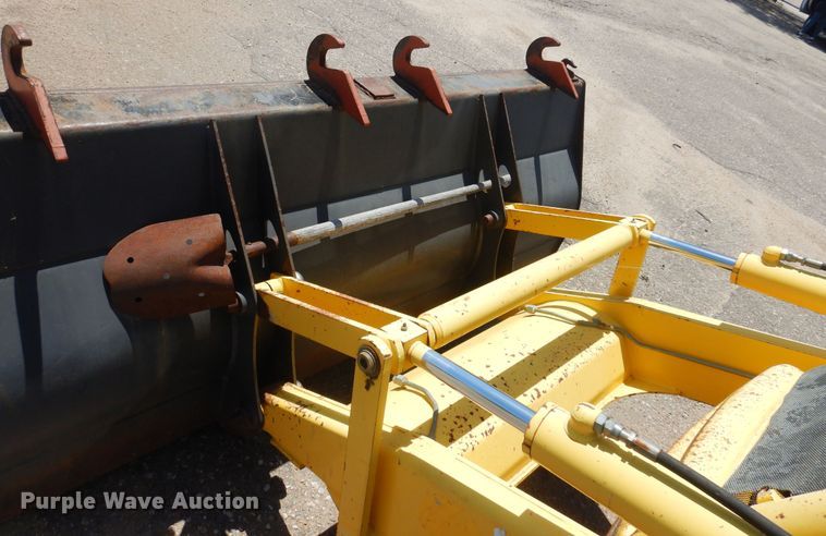 image for item NH9211 2003 New Holland LB75B backhoe
