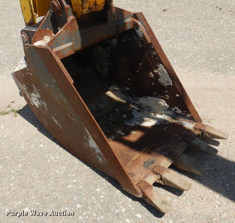 image for item NH9211 2003 New Holland LB75B backhoe