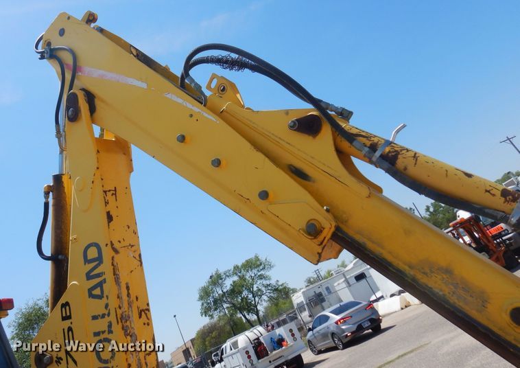 image for item NH9211 2003 New Holland LB75B backhoe