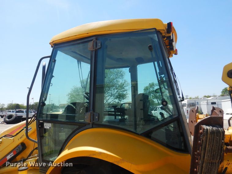 image for item NH9211 2003 New Holland LB75B backhoe