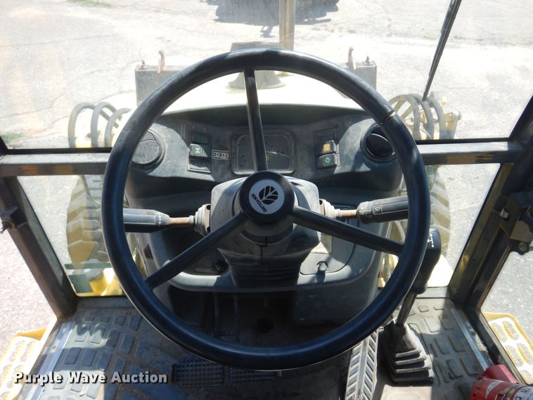 image for item NH9211 2003 New Holland LB75B backhoe