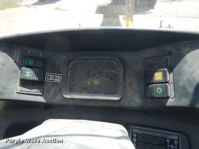 image for item NH9211 2003 New Holland LB75B backhoe