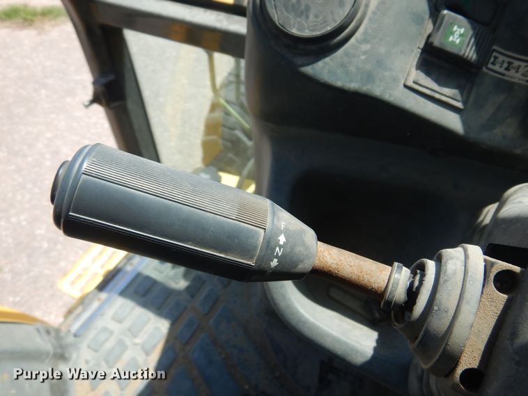 image for item NH9211 2003 New Holland LB75B backhoe